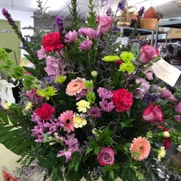 Floral arrangement Floral arrangement