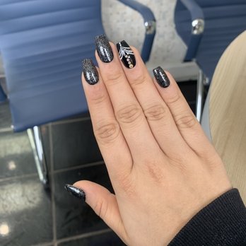 Sunday Nails Spa - Nail Salons Near Me - Chicago, Illinois
