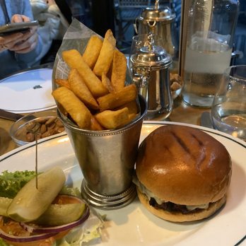The Ivy Tower Bridge - Wine Bars Near Me - London, XGL