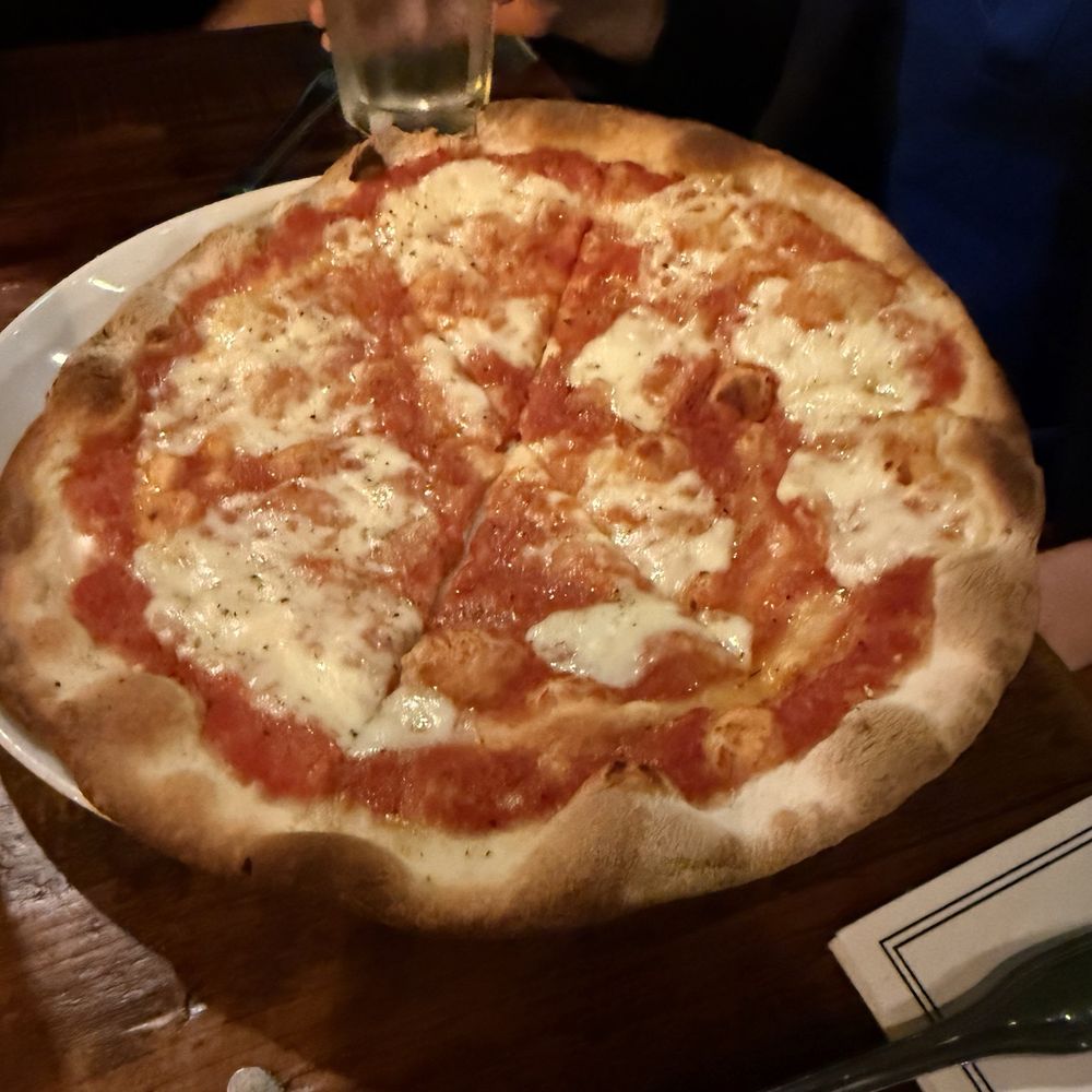 Baonecci Ristorante - Margherita pizza - Italian Near Me - Frisco, Texas Baonecci Ristorante - Margherita pizza - Italian Near Me - Frisco, Texas
