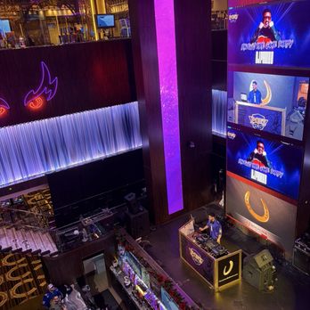 Horseshoe Casino Baltimore - A Caesars Rewards Destination - Pauly d at the poes nest - Casinos Near Me - Baltimore, Maryland