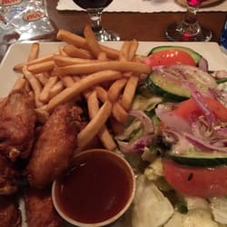 Pizza Bella - Good chicken wing platter with barbeque sauce.