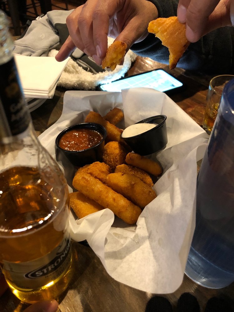 BURKE AND RILEY’S IRISH PUB 72 Photos & 160 Reviews 520 S Main St