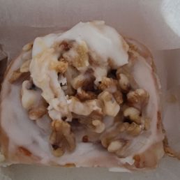 Walnut topped cinnamon roll Walnut topped cinnamon roll