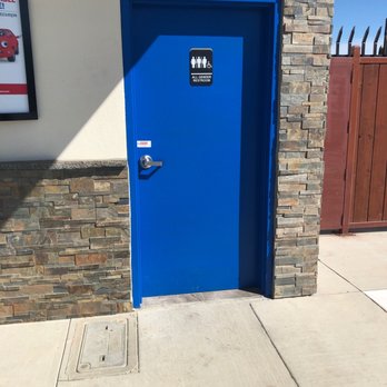 Chevron - Clean bathroom - Convenience Stores Near Me - Hughson, California