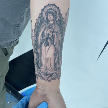Wildlife Tattoo - Tattoo Near Me - Winnetka, California