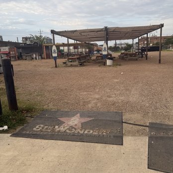 8th Wonder Brewery - Large outdoor dining area - Breweries Near Me - Houston, Texas
