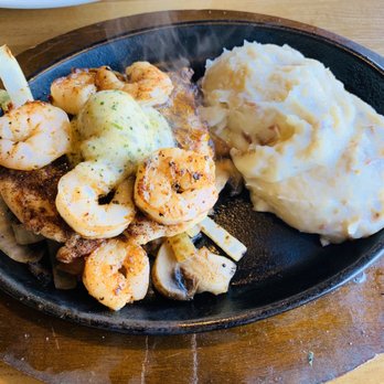 Applebee's Grill + Bar - Bourbon Street Chicken and Shrimp - American Near Me - Hicksville, New York