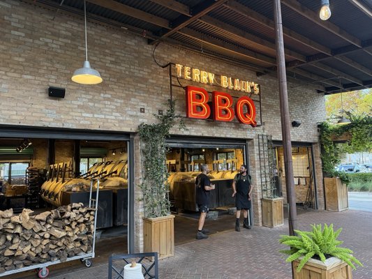 Terry Black’s Barbecue by null