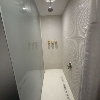 Hotel Ocho - Hotel shower - Hotels Near Me - Toronto, Ontario Hotel Ocho - Hotel shower - Hotels Near Me - Toronto, Ontario