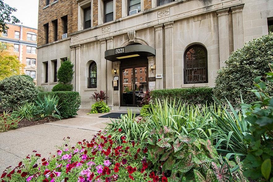 3221 CONNECTICUT AVENUE Updated October 2024 3221 Connecticut Ave