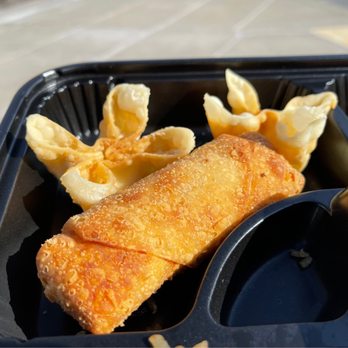 Yue Se - 2 Crab Rangoon and an Egg Roll - Hong Kong Style Cafe Near Me - Farmington, Connecticut Yue Se - 2 Crab Rangoon and an Egg Roll - Hong Kong Style Cafe Near Me - Farmington, Connecticut