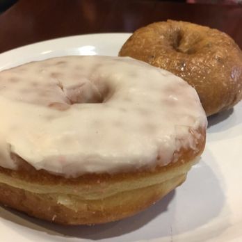 Homeskillet - Vanilla and blueberry donut - Breakfast & Brunch Near Me - Alameda, California Homeskillet - Vanilla and blueberry donut - Breakfast & Brunch Near Me - Alameda, California