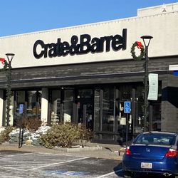 Crate and Barrel - Street view
