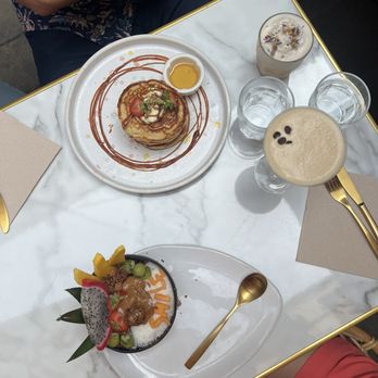 Brunch & Cake - Table on terrace - Breakfast & Brunch Near Me - Barcelona, B