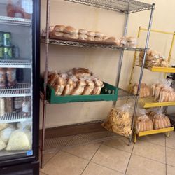 El Triunfo Bakery