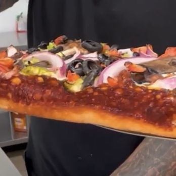 Piara Pizza - Look at that Deep Dish Crust! - Pizza Near Me - Bakersfield, California