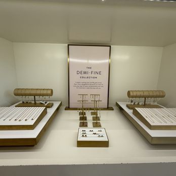 Kendra Scott - Jewelry Near Me - Deer Park, Illinois Kendra Scott - Jewelry Near Me - Deer Park, Illinois