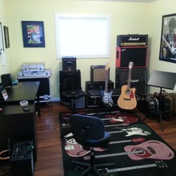 Portland Guitar Lessons - The lesson room at Portland Guitar Lessons