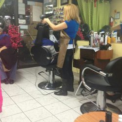 Zoila's Salon