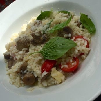 Laville Café - Risotto fungi. Undercooked rice. Too much truffle oil, not enough Parmesan - Italian Near Me - London, XGL