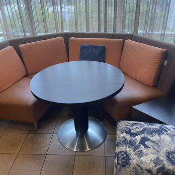 Courtyard by Marriott Columbus - great seating area - Hotels Near Me - Columbus, Mississippi Courtyard by Marriott Columbus - great seating area - Hotels Near Me - Columbus, Mississippi