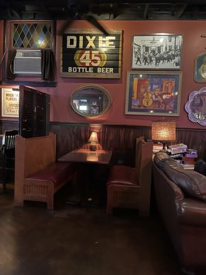 Winston's Pub & Patio by null