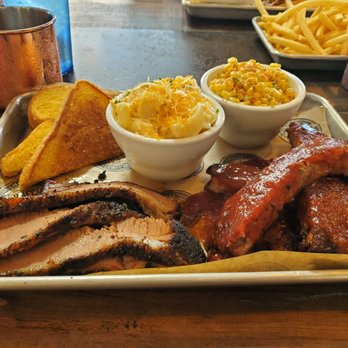 Del's Hideout - Brisket, ribs as an add on, and street corn and Mac... solid bbq - Barbeque Near Me - San Diego, California