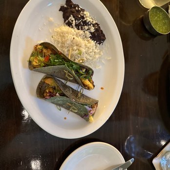Hugo's Invitados - Shrimp tacos - Seafood Near Me - Irving, Texas
