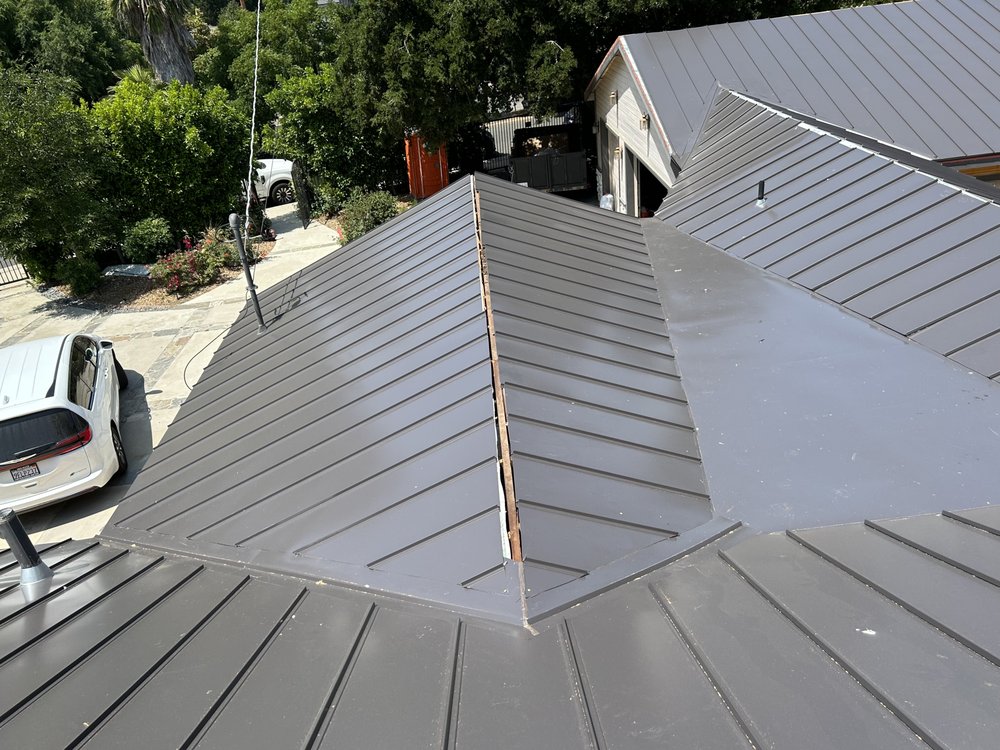 Slide of Geo' Metal And Gutters