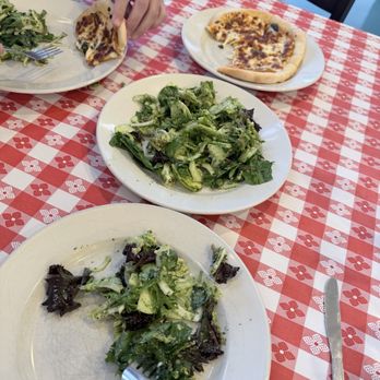 Susy’s Kitchen - Avocado salad and margarita pizza - Burgers Near Me - Midvale, Utah Susy’s Kitchen - Avocado salad and margarita pizza - Burgers Near Me - Midvale, Utah