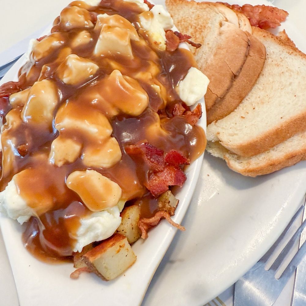 Breakfast Poutine
