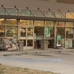 7-Eleven - Store front..