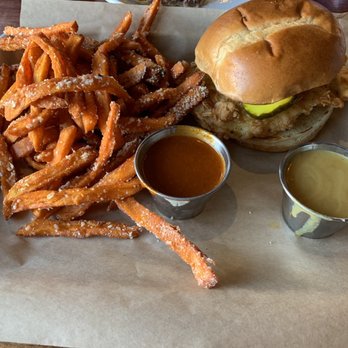 Craft'd - Cluck Yeah sandwich - American Near Me - Plainfield, Illinois