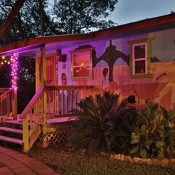 Lost Parrot Cabins - Mango Moon