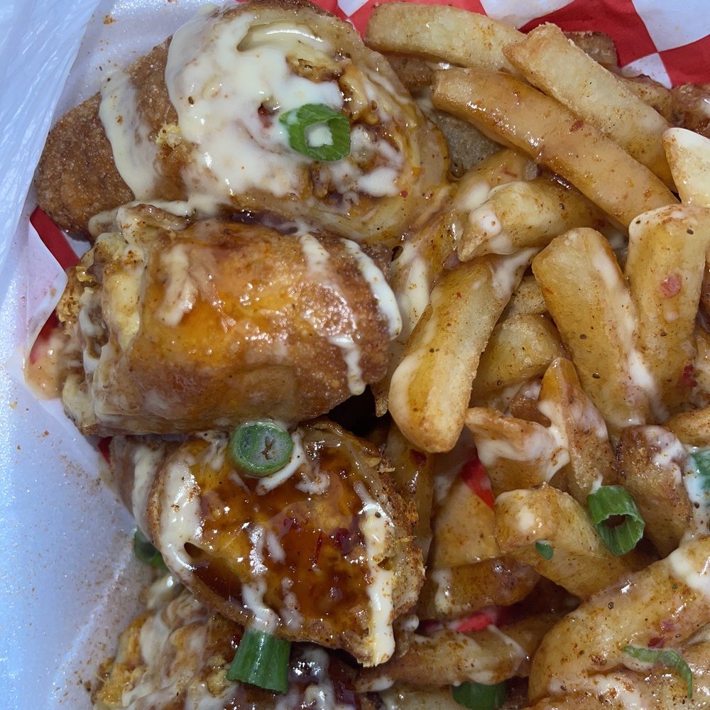 Brappin Crabs - Salmon Cheesesteak Egg roll - Food Trucks Near Me Brappin Crabs - Salmon Cheesesteak Egg roll - Food Trucks Near Me