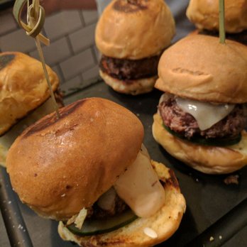 Doce Provisions - Burger sliders - New American Near Me - Miami, Florida