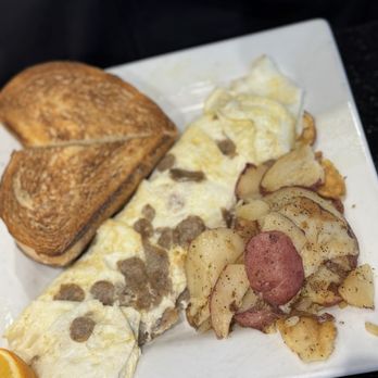 Keke's Breakfast Cafe - Cheese Steak Omelette - Breakfast & Brunch Near Me - Kissimmee, Florida