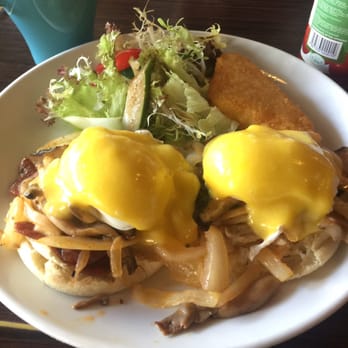Brunch Club & Supper - Chorizo Eggs Benedict - Breakfast & Brunch Near Me - Hong Kong, HK