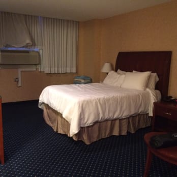 Best Western Plus Suites Downtown - Really comfy beds - Hotels Near Me - Calgary, Alberta