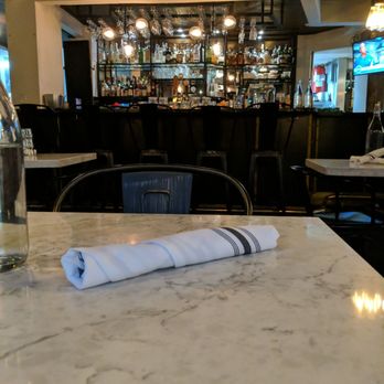 H Cafe - Bar area - Breakfast & Brunch Near Me - Los Angeles, California