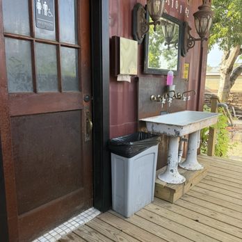 Fortune Teller - Community sink outside - Cocktail Bars Near Me - Austin, Texas