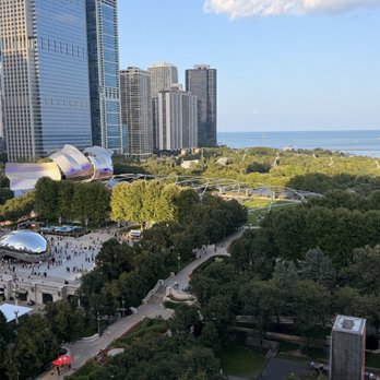 Cindy's Rooftop - View - New American Near Me - Chicago, Illinois