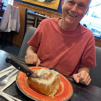 Eggington's - Cinnamon roll - Breakfast & Brunch Near Me - Casper, Wyoming