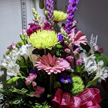 Suzanne's Designs - Florists Near Me - Luling, Texas Suzanne's Designs - Florists Near Me - Luling, Texas