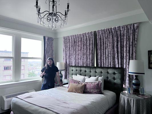 The Pontchartrain Hotel by null