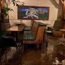 Elsies Tavern - Back area in the rain