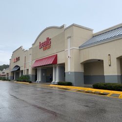 Beall's Outlet - Even on a rainy day, this place looks good.