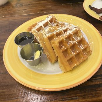 Beeliner Diner - Belgian waffle - Breakfast & Brunch Near Me - Alexandria, Virginia Beeliner Diner - Belgian waffle - Breakfast & Brunch Near Me - Alexandria, Virginia