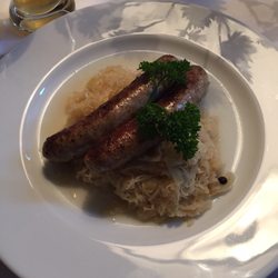Zum Goldenen Adler - Bratwürste mit Kraut und Schwarzbrot